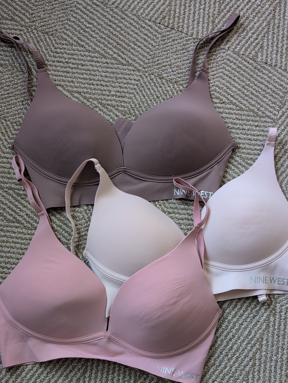 NWOT Nine West Seamless Light Support Bras Mauve, Dusty Pink, Pink 34C